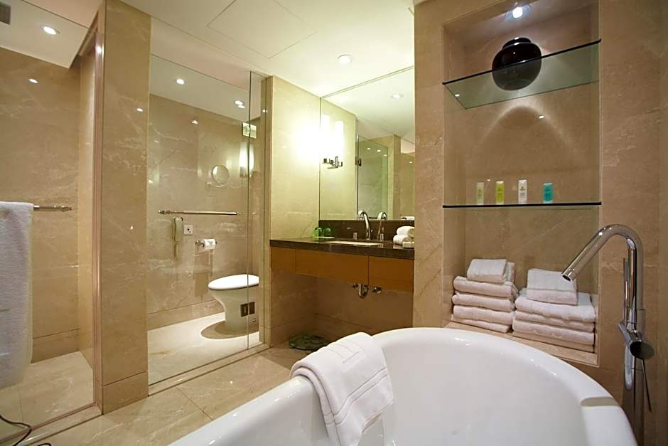 Photo 1 of 4 of Executive Suite, City View
