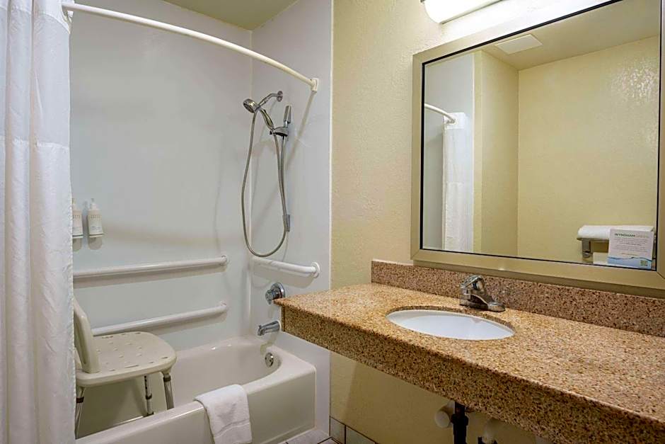 Days Inn by Wyndham Encinitas Moonlight Beach