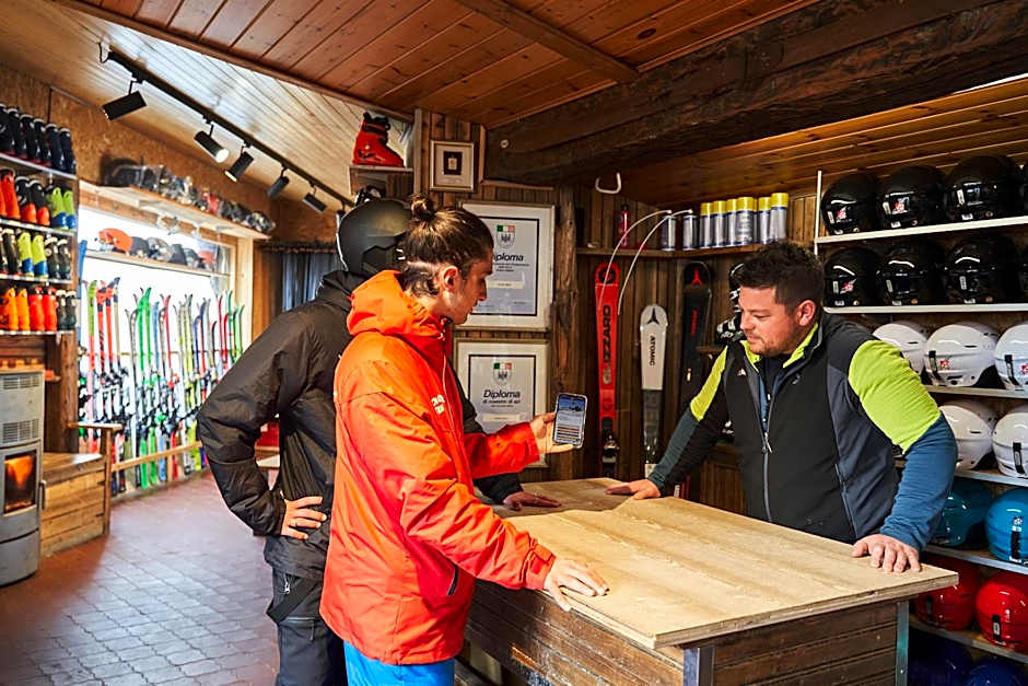 Hotel Dolomiti - Azzurro Club