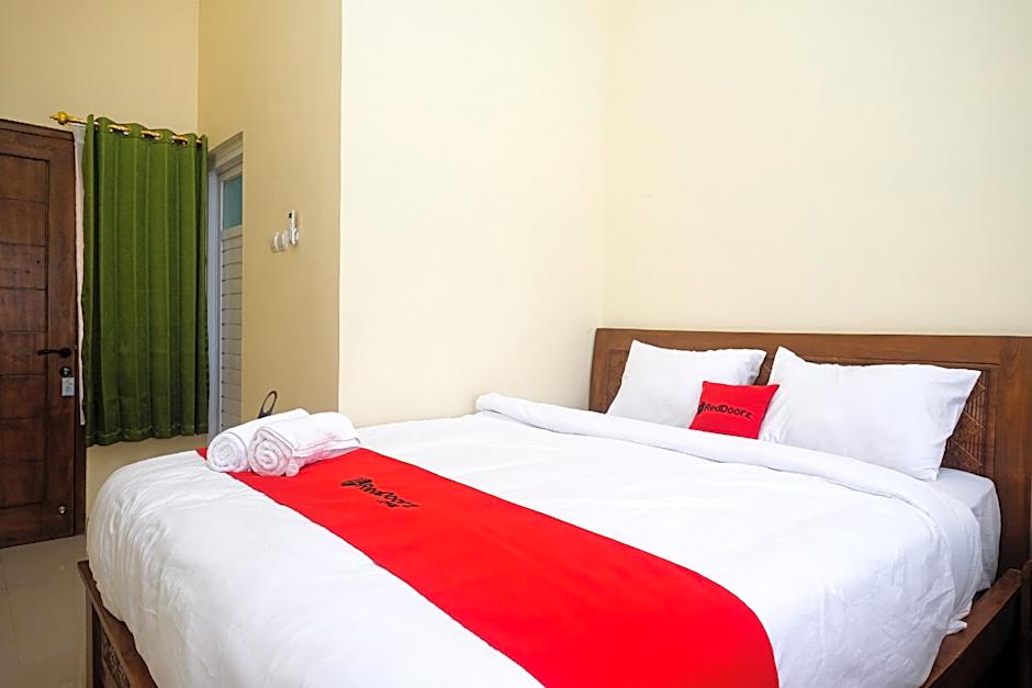 RedDoorz Syariah @ Klodran Solo