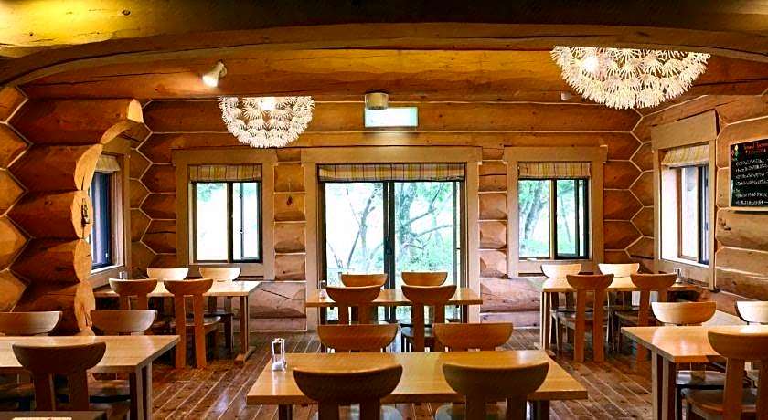 Reposer Hakuba Hotel and Offsite Villa