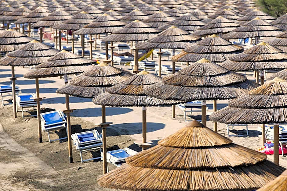 African Beach Hotel-Residence