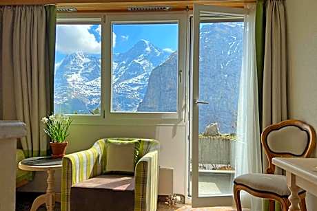 Double room with Eiger mountain view