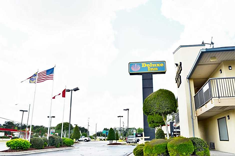 Deluxe Inn - Fayetteville I-95