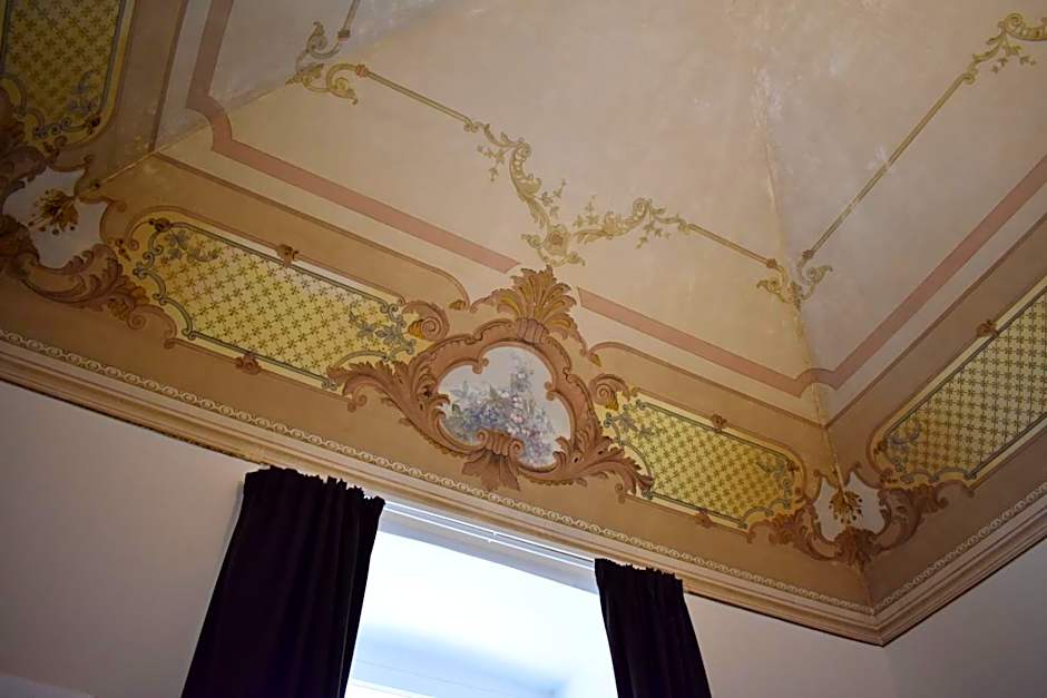 Gatto Bianco Duchessa