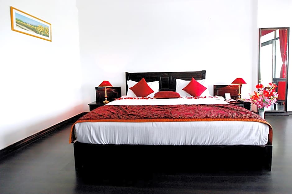 Hotel K.C. Cross Road