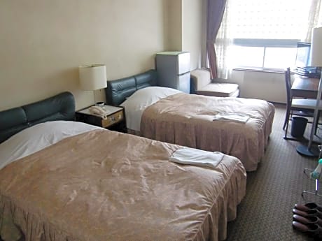 Twin Room A - Non-Smoking