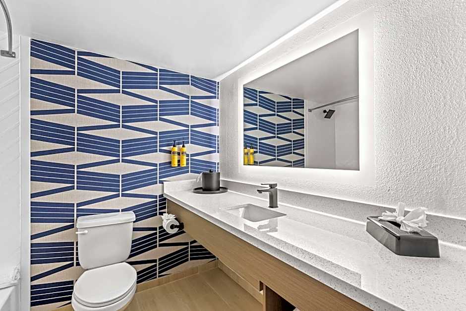 Best Western Plus Lower South End