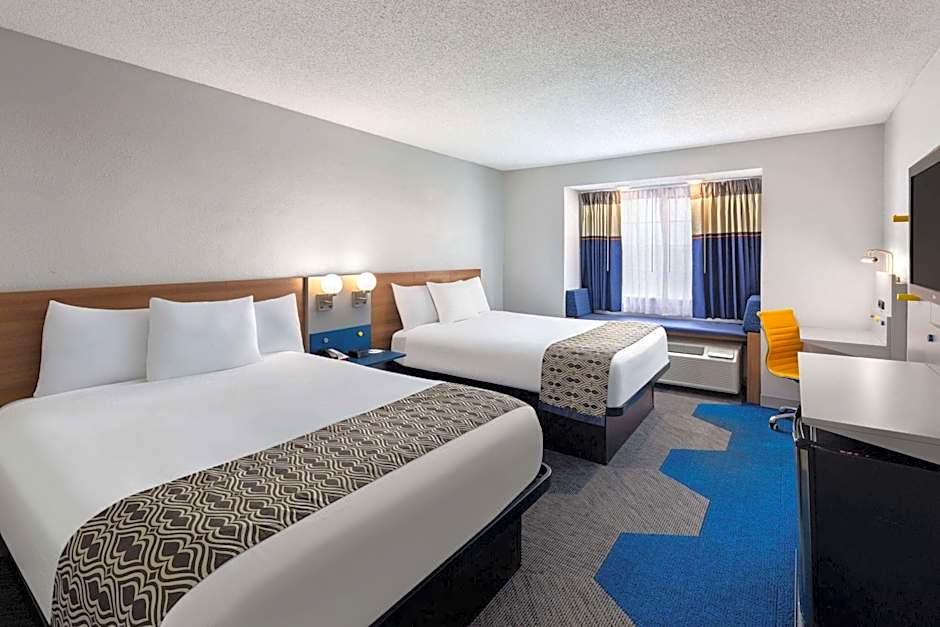 Microtel Inn & Suites by Wyndham Bowling Green