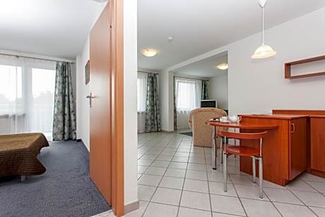 Large One-Bedroom Apartment with Balcony