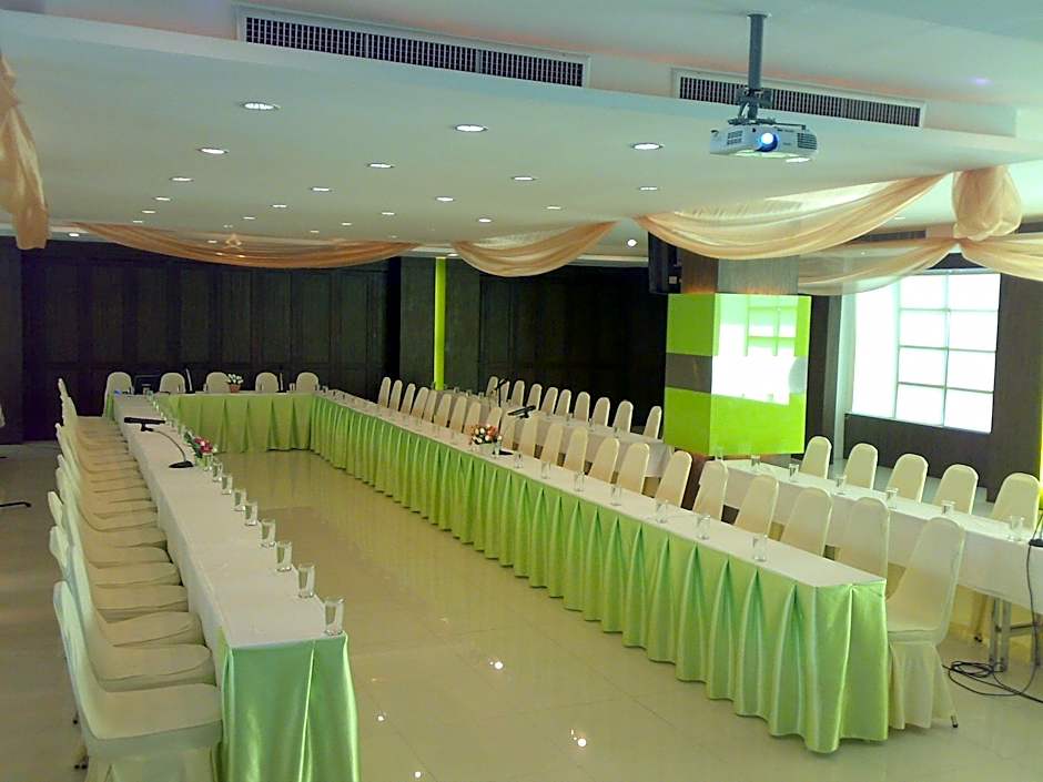 Capital O 75514 Vasidtee City Hotel (Suphanburi)