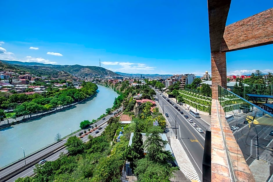 Golden Tulip Design Tbilisi