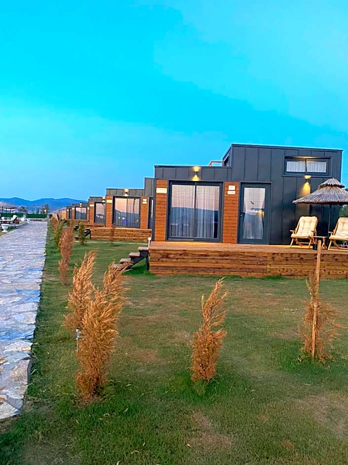 Lavira Tiny House Village