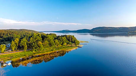 Skotteksgarden Lakefront Cottages and Camping near Ulricehamn