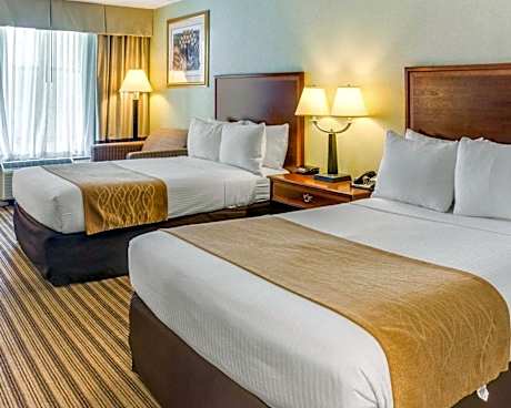 Double Room with Two Double Beds - Smoking