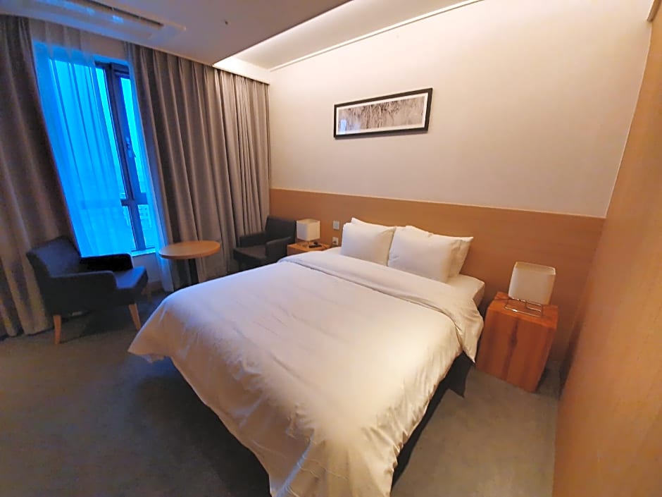 Osong H Hotel Sejong City