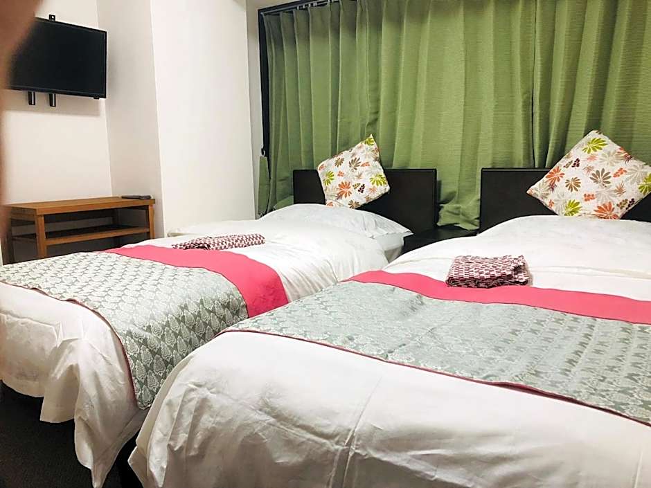 Green Hotel – Tokyo, NY