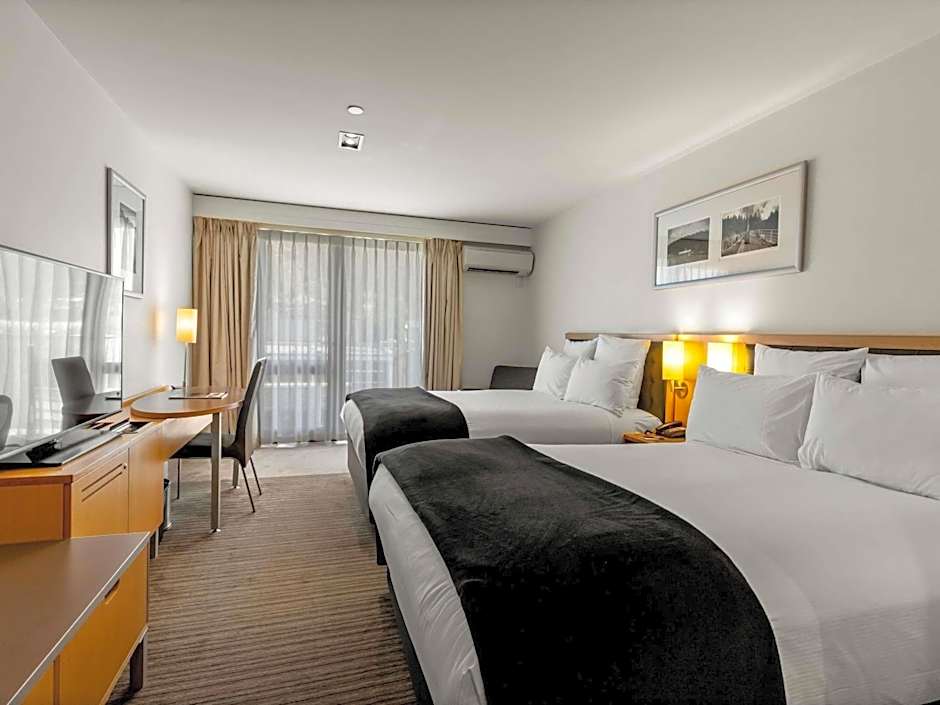 Novotel Queenstown Lakeside