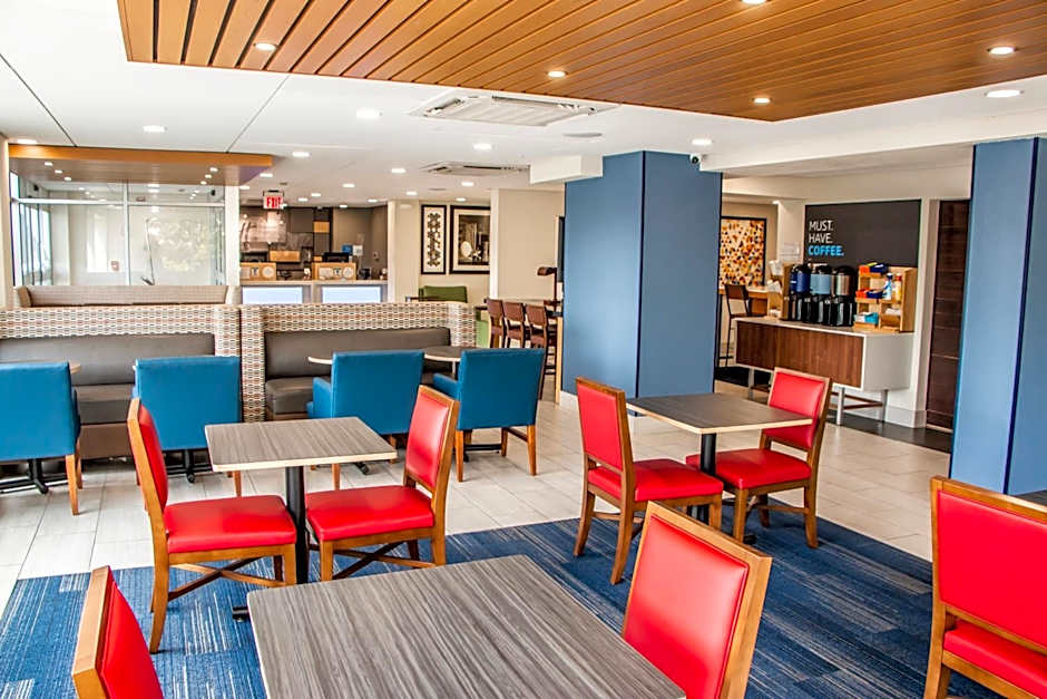 Holiday Inn Express Allentown North By IHG