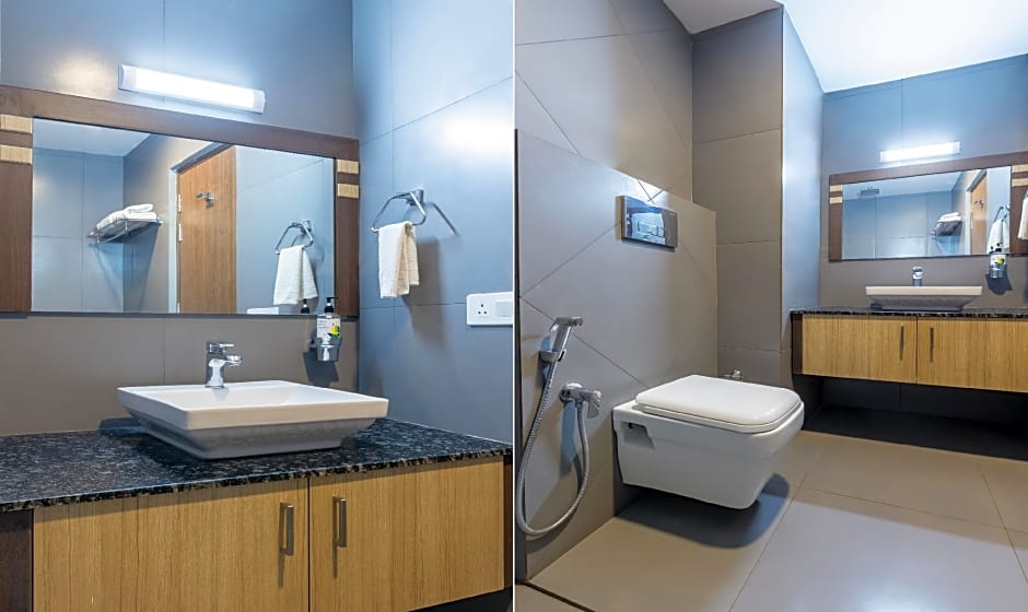 Treebo Trend vSaffron Regency 2.2 KM From Alleppey Backwaters