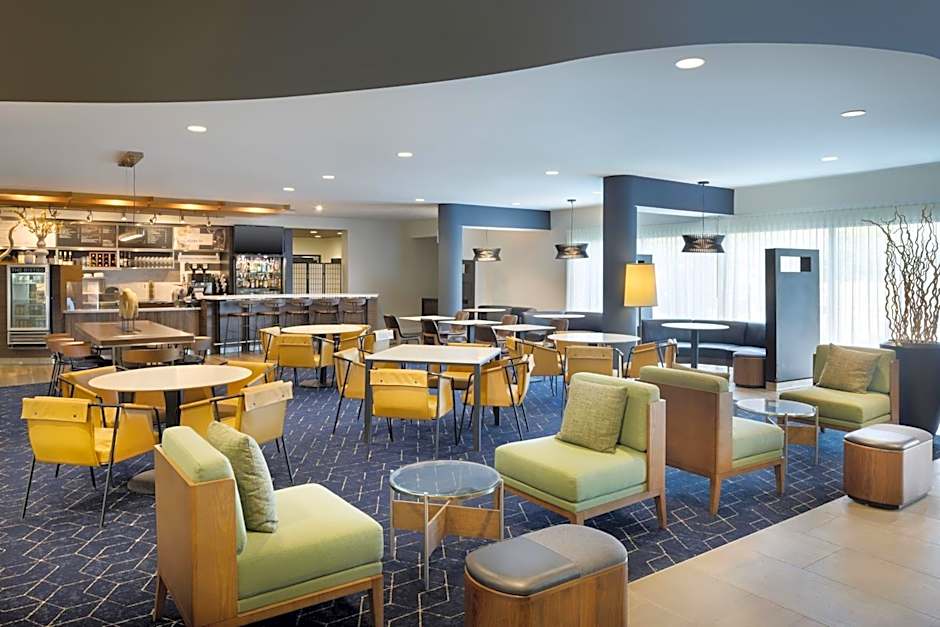 Courtyard by Marriott Edison Woodbridge