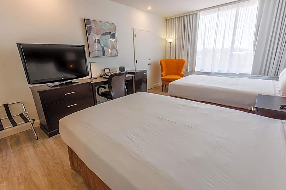 Travelodge Hotel & Convention Center by Wyndham Quebec City