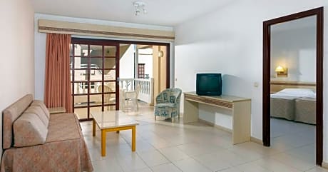 Apartment with Side Sea View