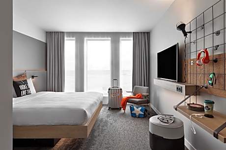 Moxy Queen Room with Runway View