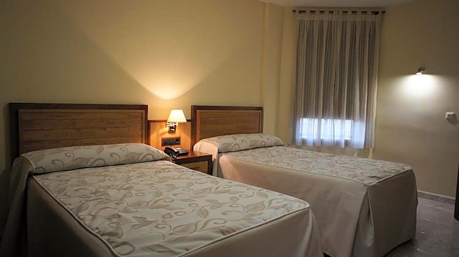 Hotel Puente Romano