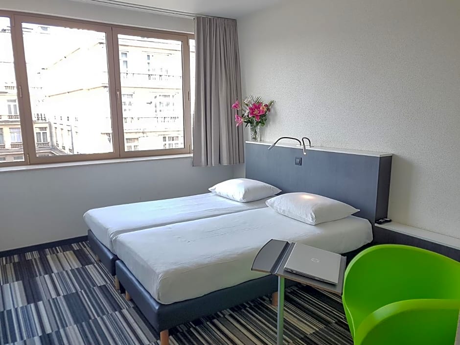 Photo 1 of 26 of Maxhotel