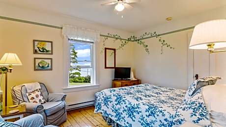 Double Room with Private External Bathroom