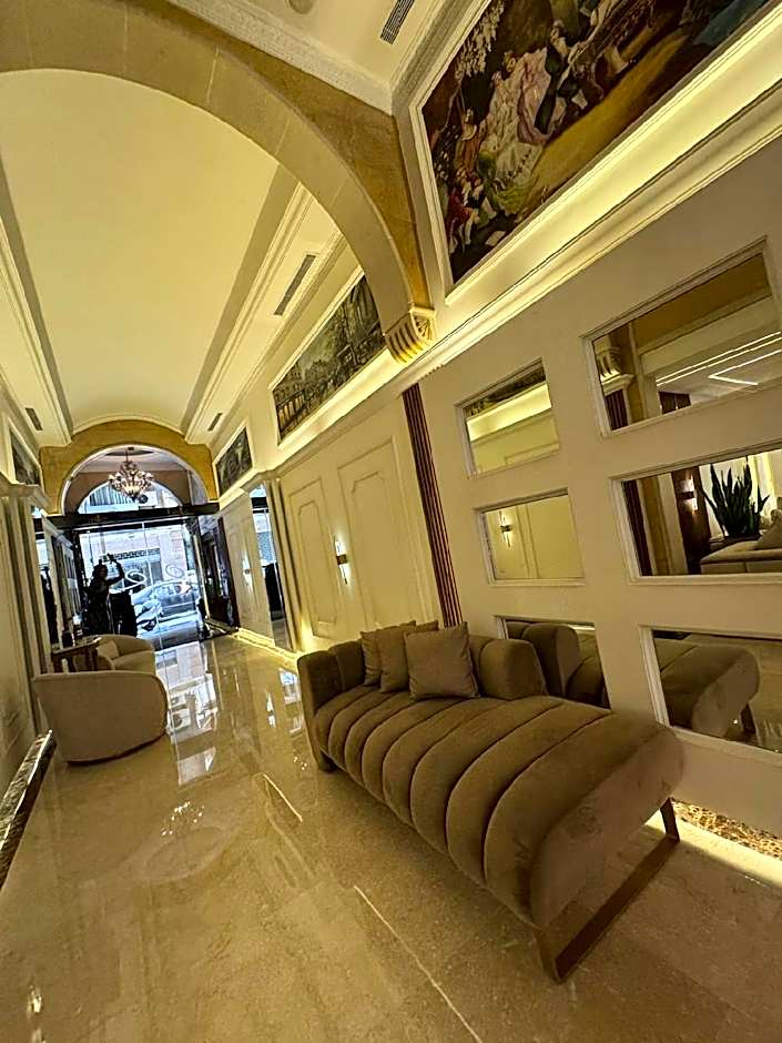 Queens Suite Hotel