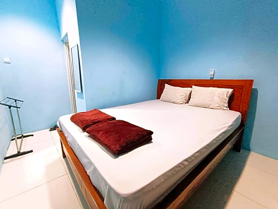 Wisma Kencana Syariah near UNS Mitra RedDoorz