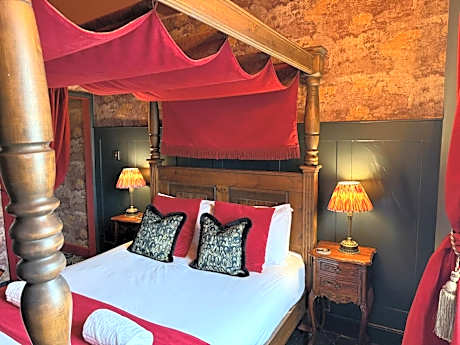 Superior Suite with Lounge