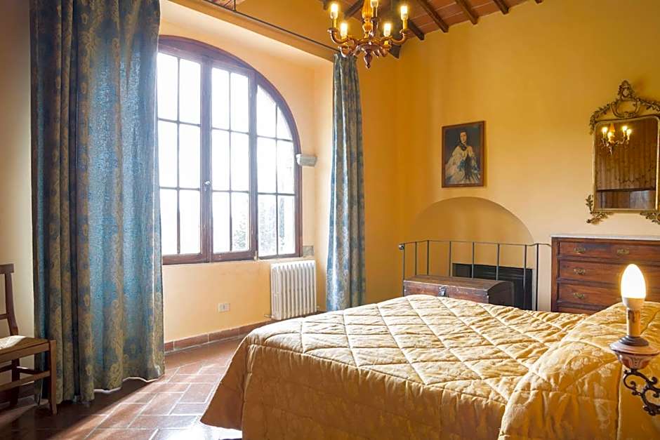 ISA-Farmhouse with swimming-pool in Chianti-area in the middle of Tuscan nature