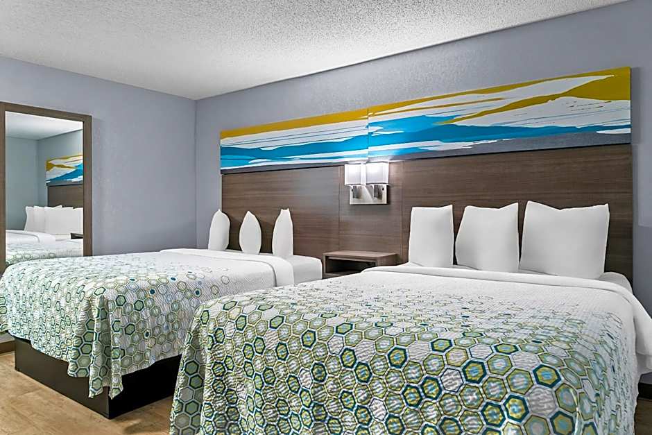 HomeTowne Studios by Red Roof Flint