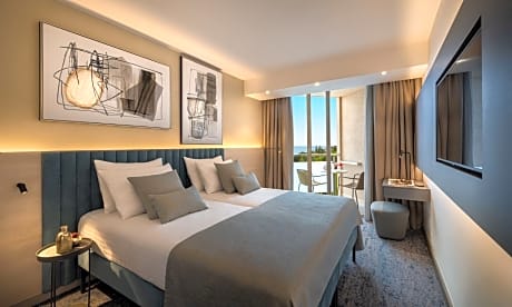 Superior double room with sea view balcony