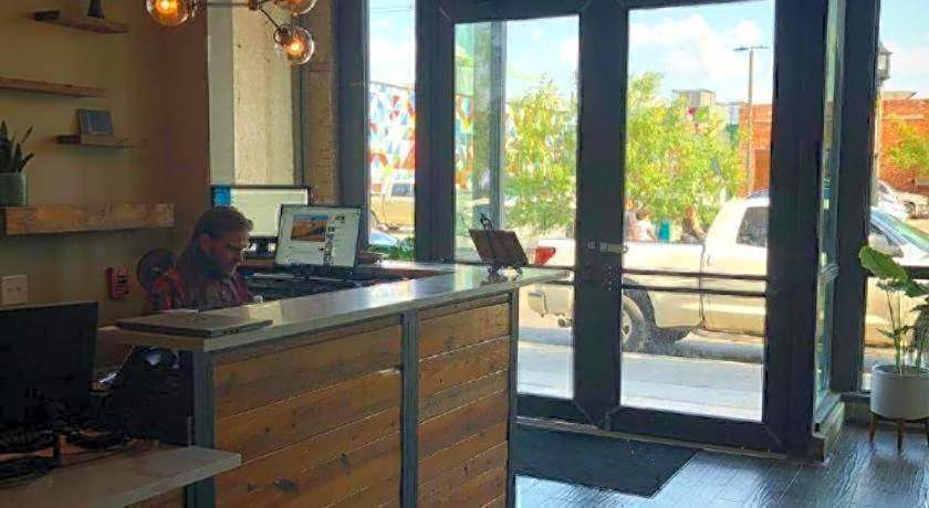 Deep Ellum Hostel - Adults Only