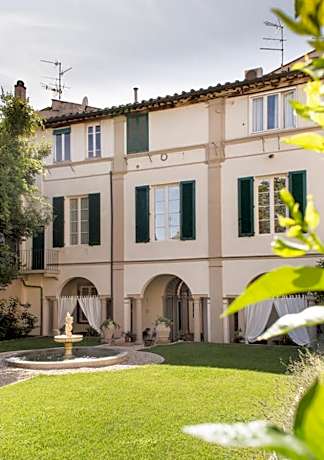 LUCUS Exclusive Bed and Breakfast