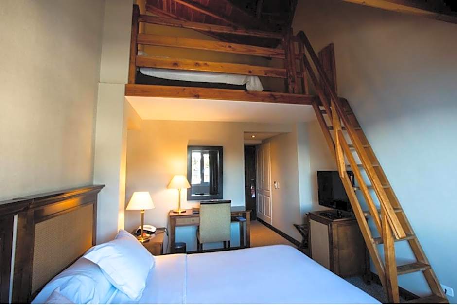 Cacique Inacayal Lake Hotel & Spa