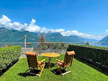 La Gioiosa apartment with garden terrace
