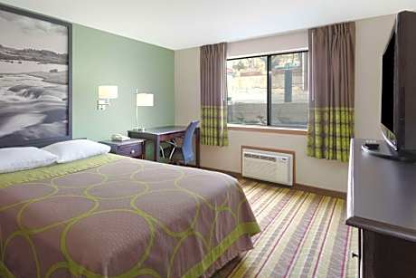 Queen Room - Mobility Access/Non-Smoking