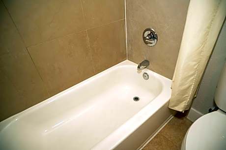 King Room - Accessible/Non-Smoking