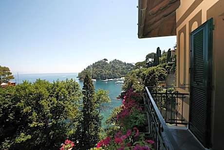 Deluxe Triple Room with Sea View