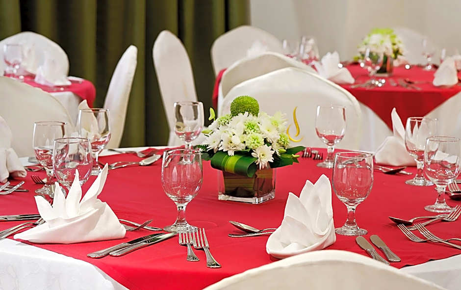 City Seasons Al Hamra Hotel