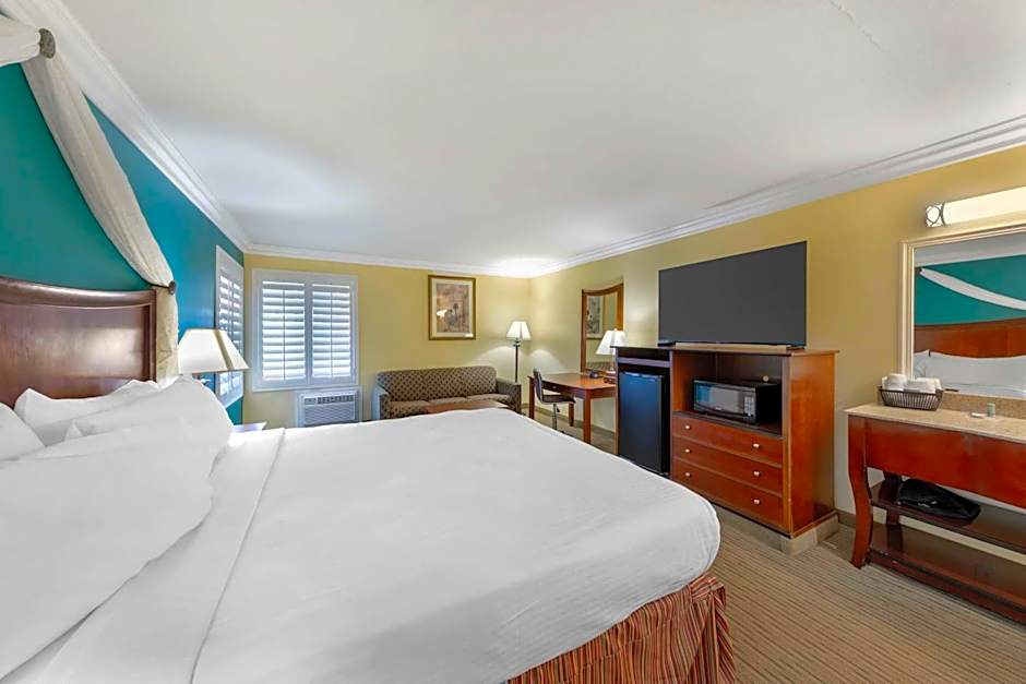 Best Western Harbour Inn & Suites Huntington - Sunset Beach