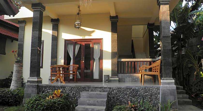 Tradisi Beach Front Villas