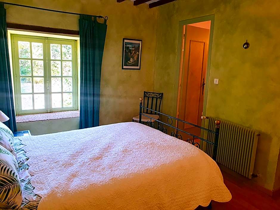 Ferme équestre & Chambres d'hôtes Gateau Stables proche Guédelon