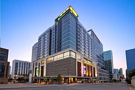 Holiday Inn & Suites Nashville Downtown - Broadway by IHG