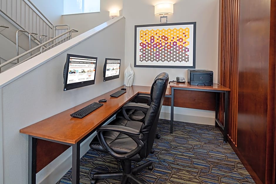 Holiday Inn Express Seattle - Sea-Tac Airport By IHG